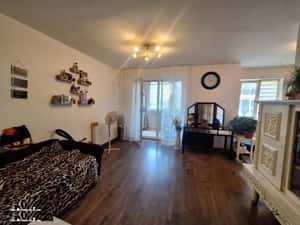 Apartament cu o camera, balcon, zona Florilor — miniatura 3
