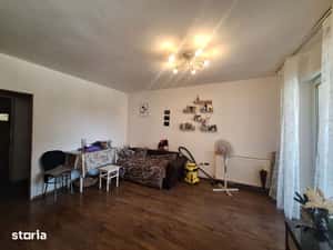 Apartament cu o camera, balcon, zona Florilor — miniatura 4