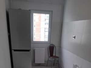 Inchiriez ap 2 camere nemobilat — miniatura 2