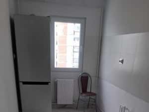 Inchiriez ap 2 camere nemobilat — miniatura 6