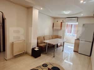 Apartament 2 camere, decomandat, Zona Centrala — miniatura 5
