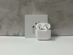 Airpods 4 Noi Sigilate — miniatura 1