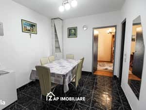 Dâmbul Pietros - Bulevardul 1848 - Ap 2 Camere Decomandat - Hol Pătrat — miniatura 5