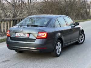 Skoda Octavia  DSG Euro6 — miniatura 5