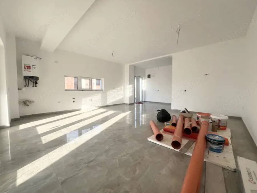 Duplex 5 camere, 107mp, 302mp teren, constructie noua - Giarmata — fotografie 1 din 10