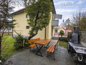 Apartament 2 Camere in Centrul Istoric cu Garaj si Curte — miniatura 4