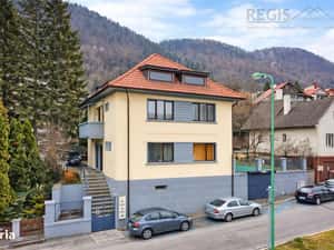 Apartament 2 Camere in Centrul Istoric cu Garaj si Curte — miniatura 5