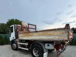 Camion basculabil cu macara — miniatura 5