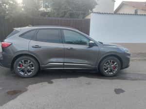 Ford Kuga Automată 190 HP Diesel 2023 - 41000 km