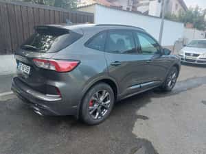 Ford Kuga Automată 190 HP Diesel 2023 - 41000 km — miniatura 4