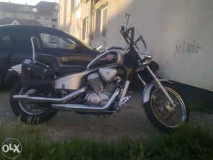Motocicletă Honda Shadow 600 schimb cu bike electrica — miniatura 1