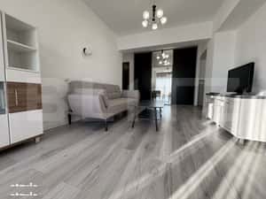 Apartament modern, parcare, zona Plopilor