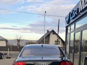 Audi A8 - Limuzină premium 2006, 300.000 km — miniatura 4