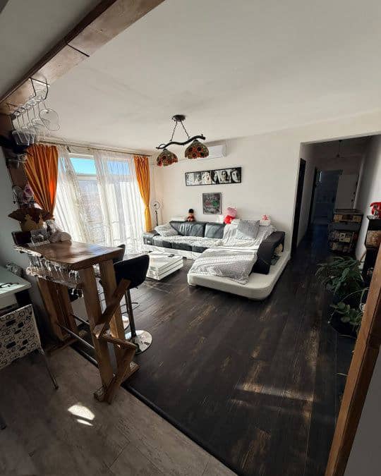 Vanzare apartament 3 camere, 77mp, Floresti, Cetatii, la cheie — fotografie 1 din 6