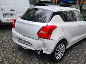 Suzuki Swift , an 2021, 1.2 hibrid, manual,  km 76168 detalii pe autoavariat-ro — miniatura 3