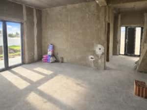 Vila individuala, Domnesti, 4 camere, 2 bai, teren 400mp, deschidere 20ml, semistradal vatra satului — miniatura 4