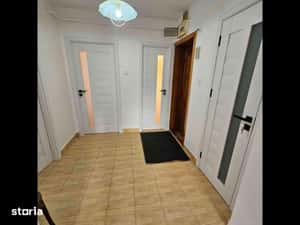 Apartament centru cu 4 camere, 2 bai, etaj 2 — miniatura 4