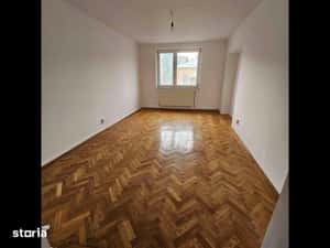 Apartament centru cu 4 camere, 2 bai, etaj 2 — miniatura 6