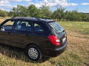Vand skoda fabia 2009 ,motor 1,2 benzina — miniatura 5