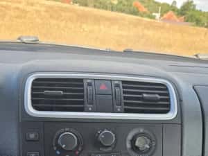 Vand skoda fabia 2009 ,motor 1,2 benzina — miniatura 8