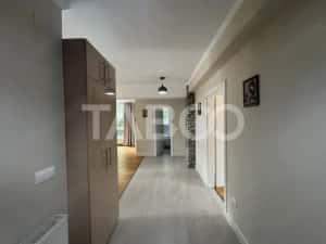 Apartament decomandat 3 camere 79 mpu balcon parcare Dumbrava Sibiu — miniatura 4