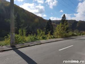 Teren intravilan ideal investitie in localitatea Resita, 5755 mp, intre case, zona LEND — miniatura 2