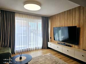 Închiriem apartament exclusivist cu terasă și parcare, ultracentral — miniatura 3
