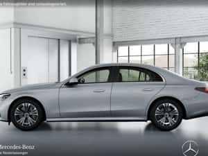 Mercedes-Benz E 220 Berlină, 22.979 km, Diesel — miniatura 4