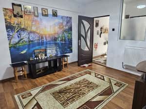 Apartament  de vanzare cu 3 camere in casa zona Bartolomeu Nord — miniatura 2