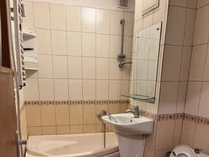 Garaoniera spatioasa de Inchiriat et 1 zona Rovine langa Scoala 35 — miniatura 3