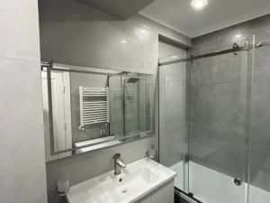 Apartament de vanzare cu 2 camere in zona Titan