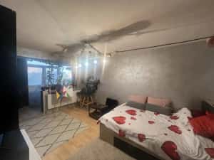 Vand apartament 2 camere cam. Decomandat, 55 mp Etaj 4 Tomis Nord — miniatura 2