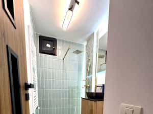 Apartament 2 camere renovat complet 2025, finisaje premium! — miniatura 6
