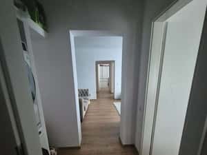 Inchiriez apartament 3 camere