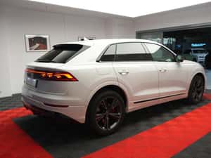 Audi Q8 Hibrid 2024, 7100 km, 75800 EUR — miniatura 7