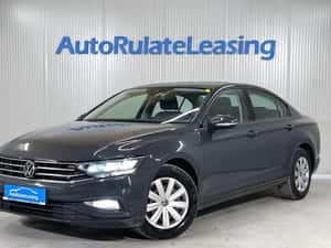 Volkswagen Passat second-hand 2021 cu dotări complete