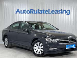 Volkswagen Passat second-hand 2021 cu dotări complete — miniatura 2