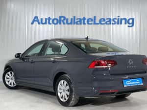 Volkswagen Passat second-hand 2021 cu dotări complete — miniatura 4