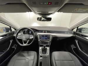 Volkswagen Passat second-hand 2021 cu dotări complete — miniatura 7