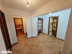 Apartament 3 camere decomandat 70 mp utili si garaj dublu sub bloc — miniatura 4