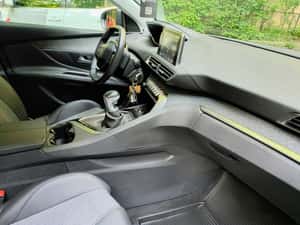 Peugeot 3008 SUV, 42.000 km, 2018, Manuală, 15.550 EUR — miniatura 3