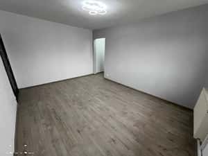 Vand apartament 2 camere ,zona Mihai Viteazu — miniatura 1