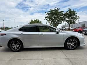 TOYOTA CAMRY EXCLUSIVE 2.5 HYBRID / Car no 102 — miniatura 6