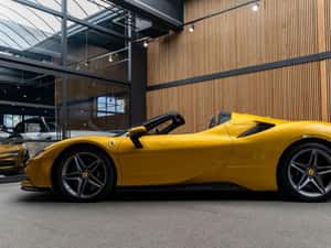 Ferrari SF90 Cabrio Hibrid Second Hand — miniatura 3