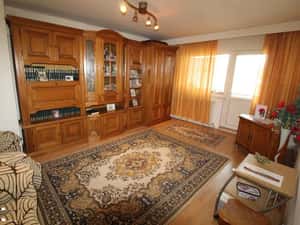 Vând apartament 4 camere în Hunedoara, Micro1-Bd. Libertății, 103mp...