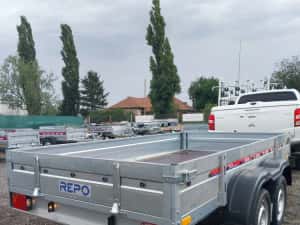Remorca auto 750 kg dublu ax Repo, platforma ATV, apicola