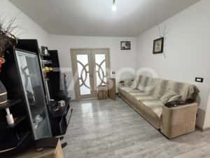 Vand apartament 2 camere cam. Decomandat, 47 mp Etaj 2 numar niveluri 10 • Fagaras Brasov — miniatura 2