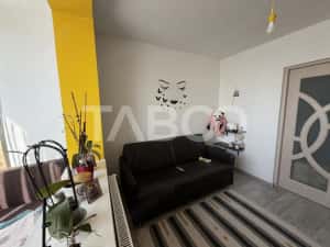 Vand apartament 2 camere cam. Decomandat, 47 mp Etaj 2 numar niveluri 10 • Fagaras Brasov — miniatura 4