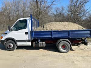 Evacuare moloz cu camioneta de 6t sau cu camion 30t — miniatura 6