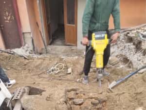 Demolari•CASE•Decopertari Gresie Faianta•Taiari beton•transport moloz